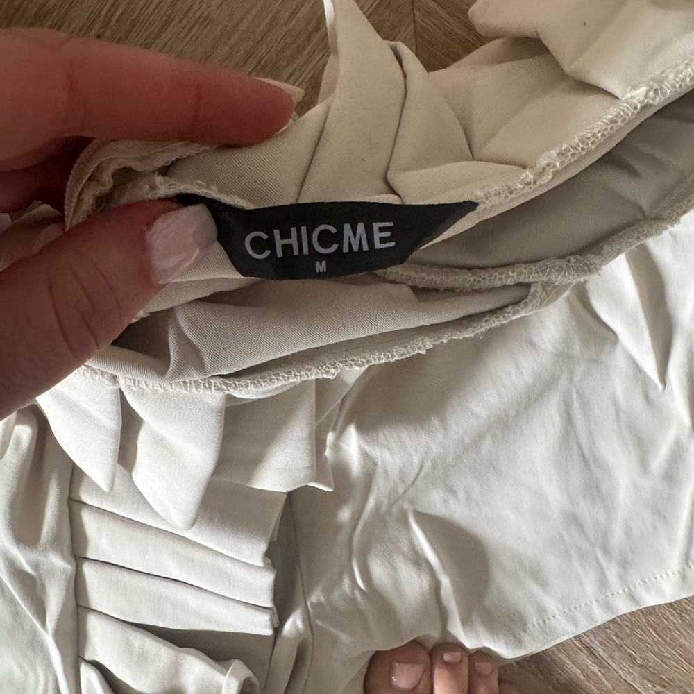 Chic Cream Ruffled Shorts - Picture 2 of 3